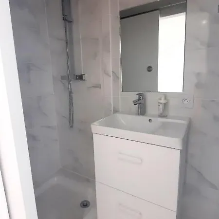 Le Soleya - Centre Village - Piscine - 2 Pers * Bessan